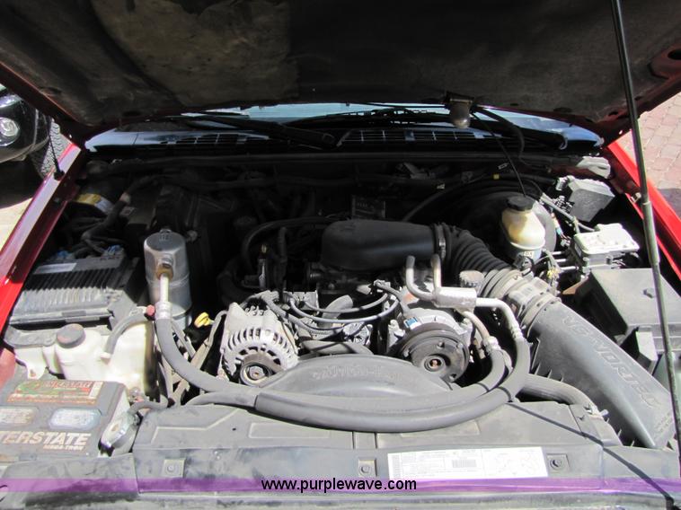 image for item 8662 2000 Chevrolet Blazer LS SUV