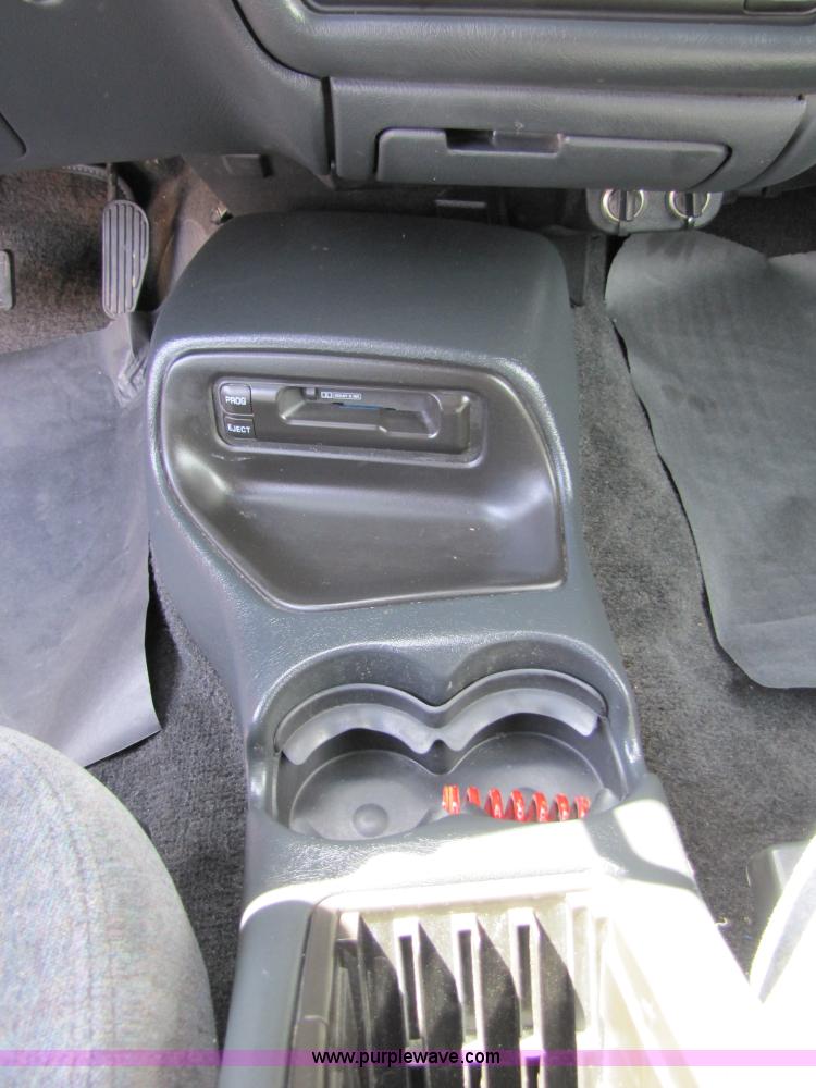 image for item 8662 2000 Chevrolet Blazer LS SUV