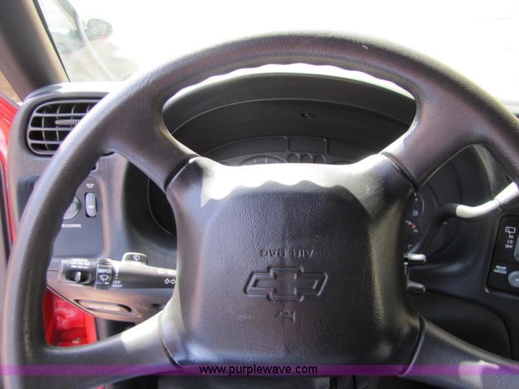 image for item 8662 2000 Chevrolet Blazer LS SUV