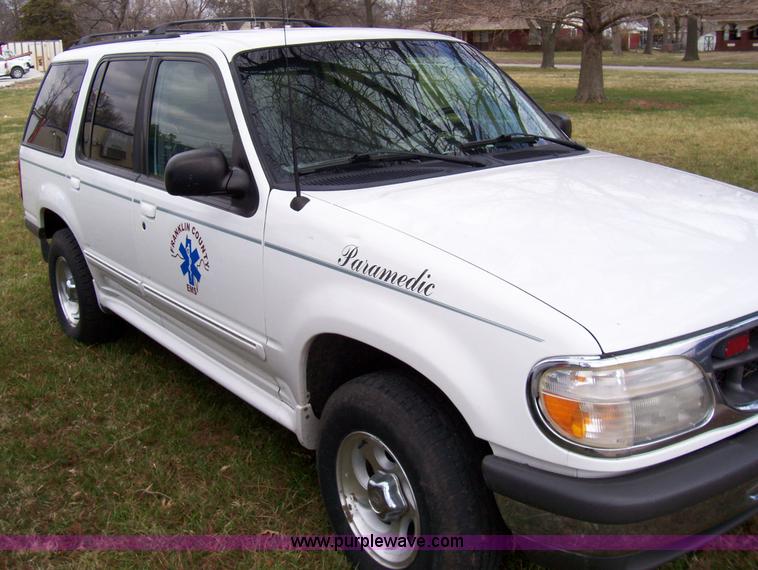 image for item 8688 1998 Ford Explorer XLT