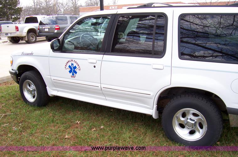 image for item 8688 1998 Ford Explorer XLT