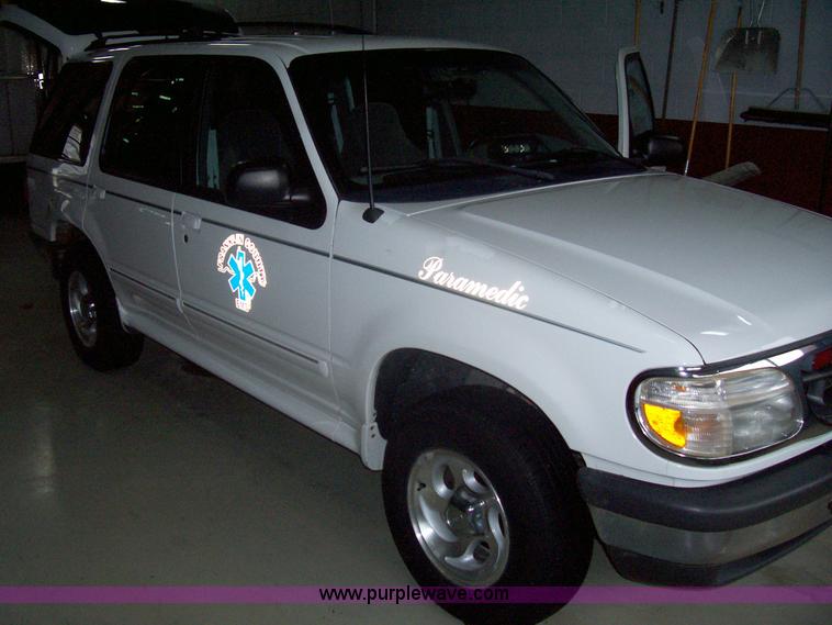 image for item 8688 1998 Ford Explorer XLT