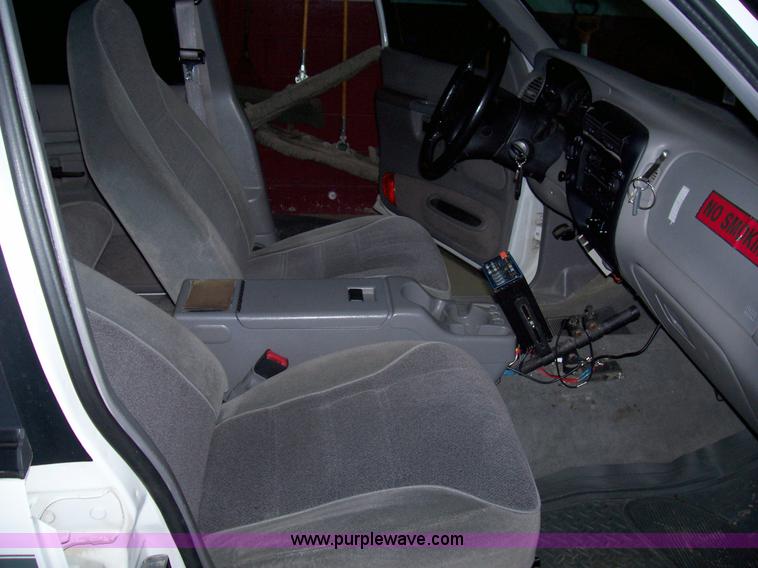 image for item 8688 1998 Ford Explorer XLT