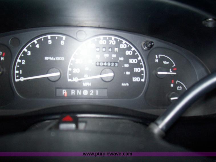 image for item 8688 1998 Ford Explorer XLT