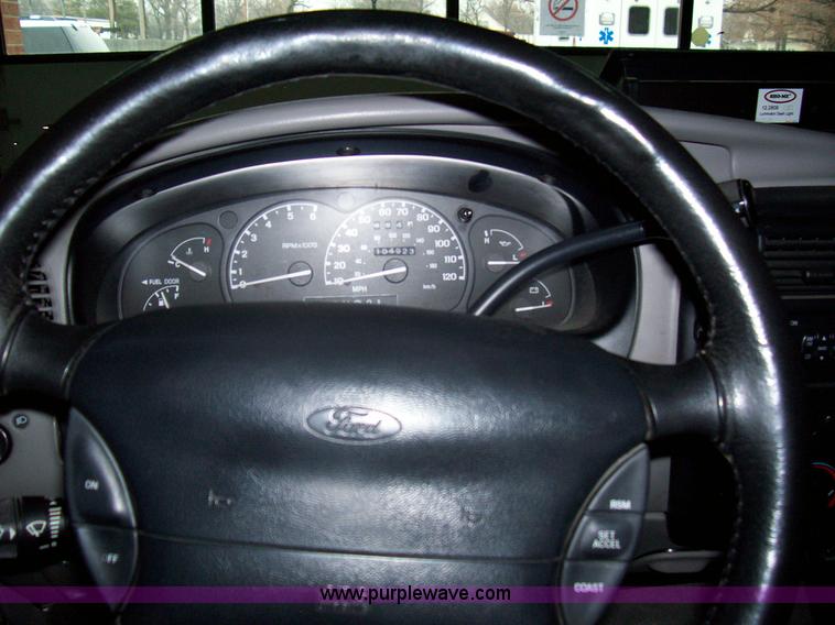 image for item 8688 1998 Ford Explorer XLT
