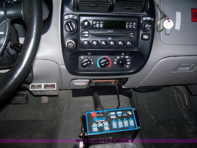 image for item 8688 1998 Ford Explorer XLT