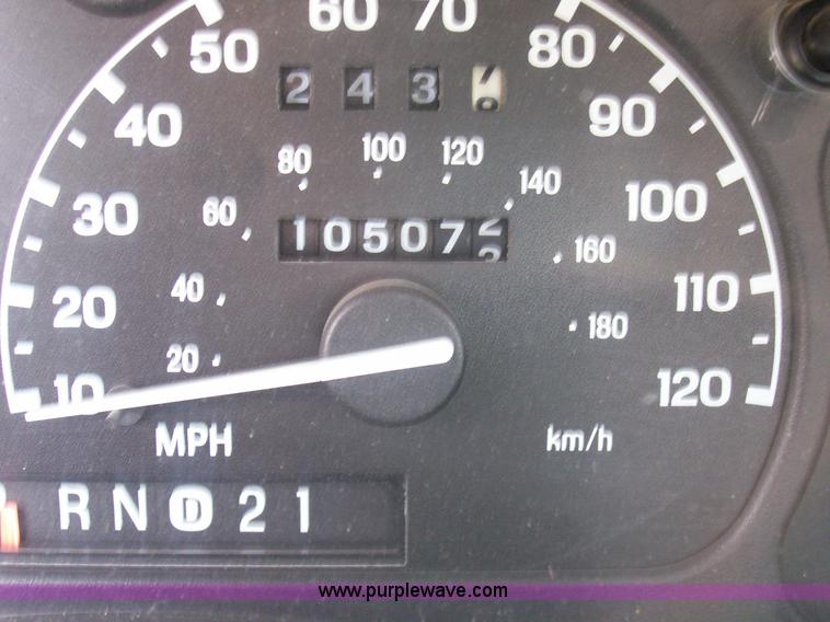 image for item 8688 1998 Ford Explorer XLT