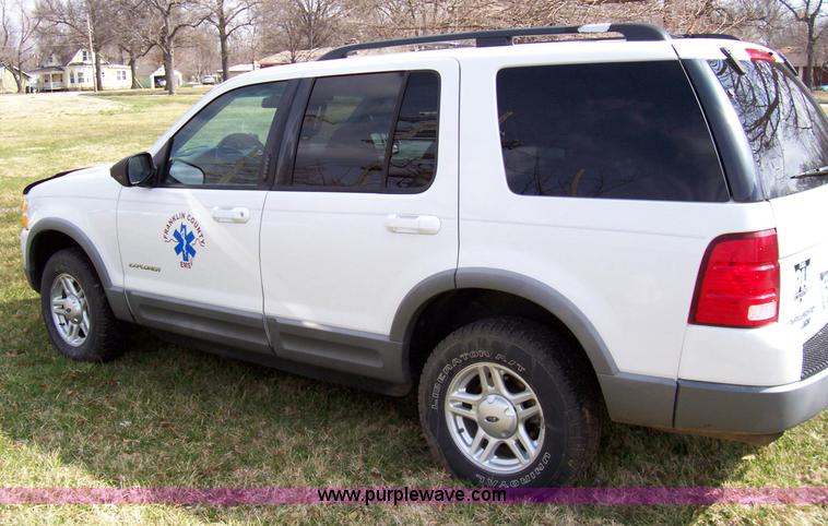 image for item 8689 2002 Ford Explorer XLT