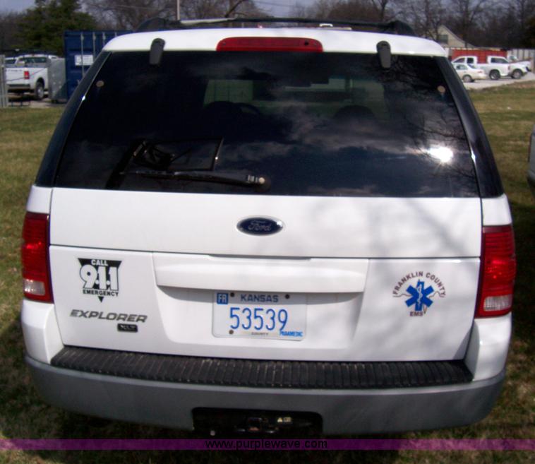 image for item 8689 2002 Ford Explorer XLT