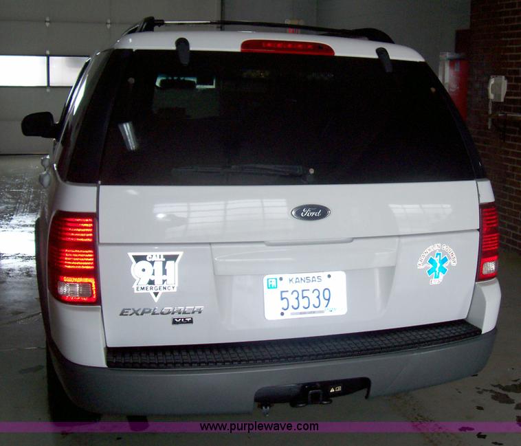 image for item 8689 2002 Ford Explorer XLT