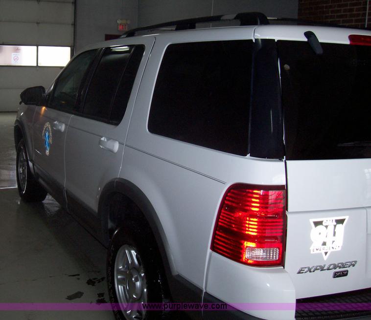 image for item 8689 2002 Ford Explorer XLT