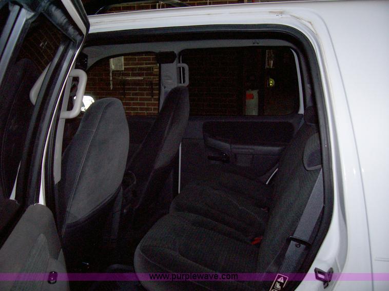 image for item 8689 2002 Ford Explorer XLT