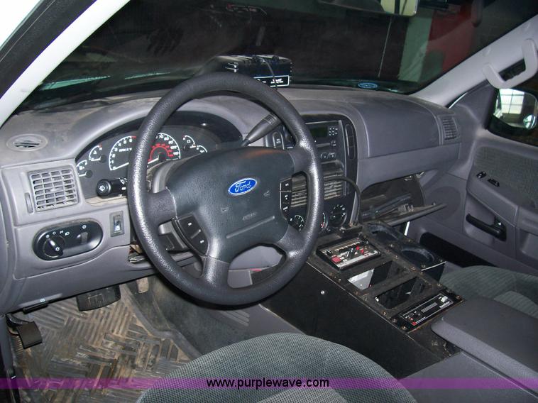 image for item 8689 2002 Ford Explorer XLT