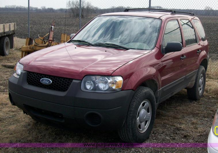 image for item 8718 2007 Ford Escape XLS SUV