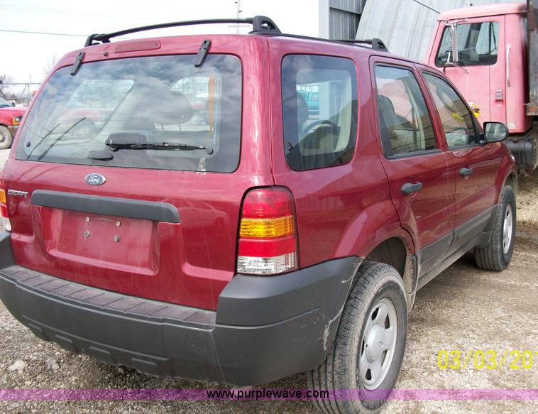 image for item 8718 2007 Ford Escape XLS SUV