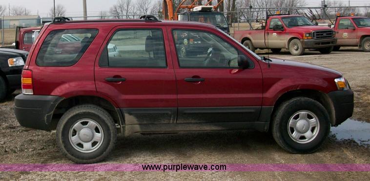 image for item 8718 2007 Ford Escape XLS SUV