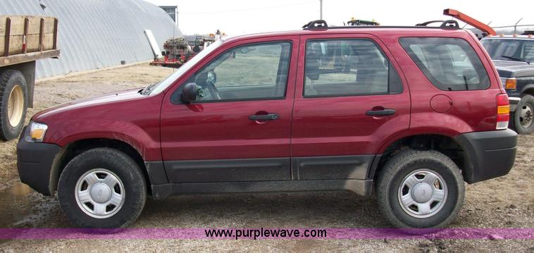 image for item 8718 2007 Ford Escape XLS SUV