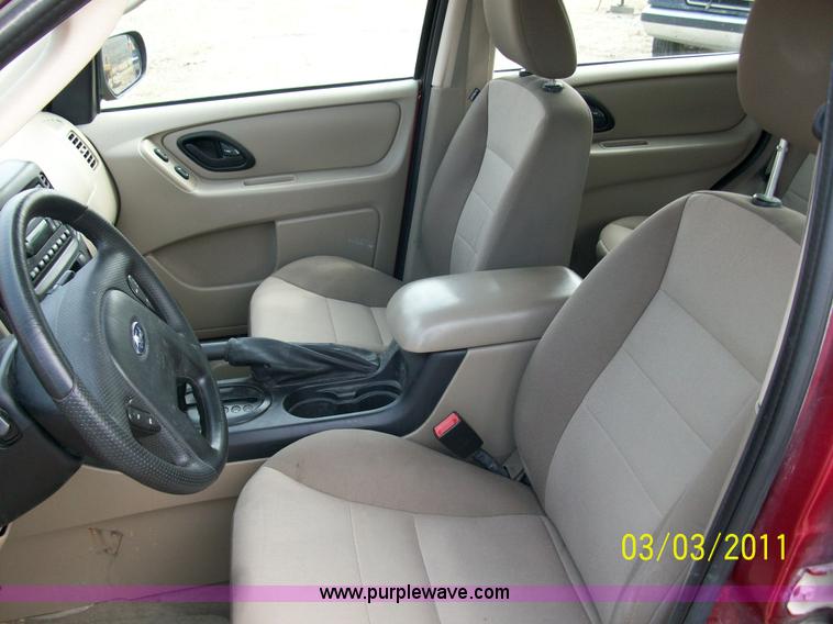 image for item 8718 2007 Ford Escape XLS SUV
