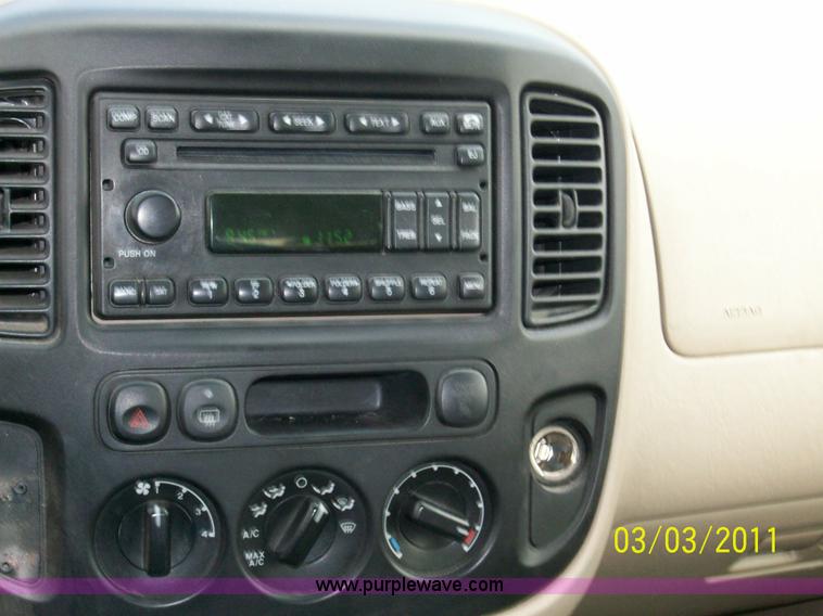 image for item 8718 2007 Ford Escape XLS SUV