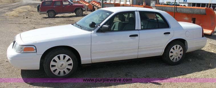 image for item 9404 2006 Ford Crown Victoria Police Interceptor