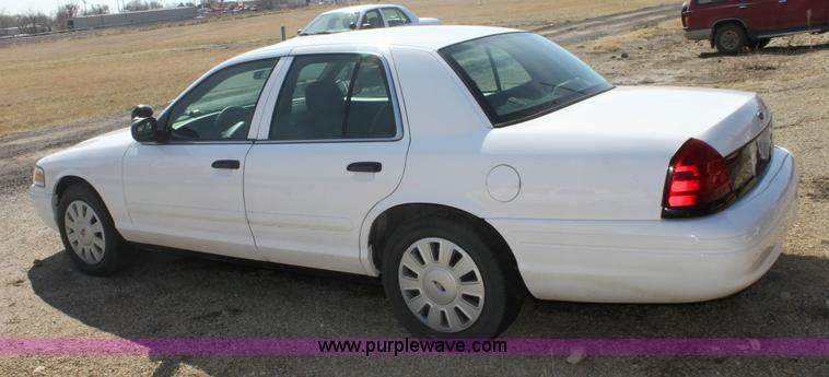 image for item 9404 2006 Ford Crown Victoria Police Interceptor