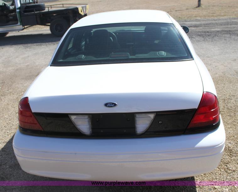 image for item 9404 2006 Ford Crown Victoria Police Interceptor