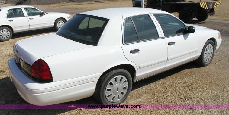 image for item 9404 2006 Ford Crown Victoria Police Interceptor