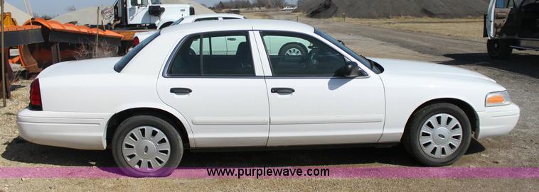 image for item 9404 2006 Ford Crown Victoria Police Interceptor