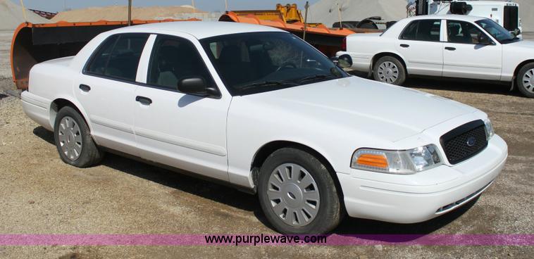 image for item 9404 2006 Ford Crown Victoria Police Interceptor