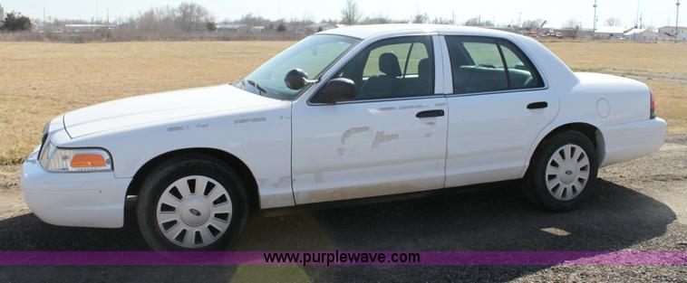 image for item 9415 2006 Ford Crown Victoria Police Interceptor