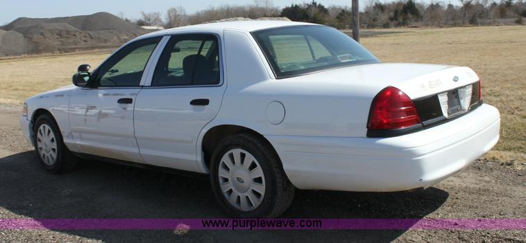 image for item 9415 2006 Ford Crown Victoria Police Interceptor