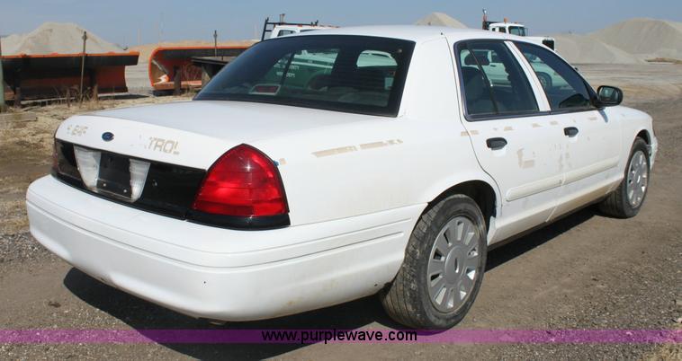 image for item 9415 2006 Ford Crown Victoria Police Interceptor