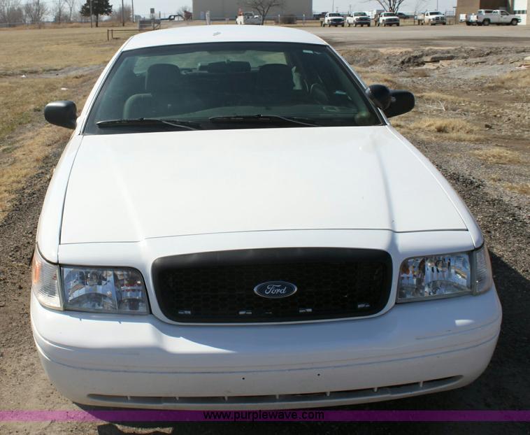 image for item 9415 2006 Ford Crown Victoria Police Interceptor