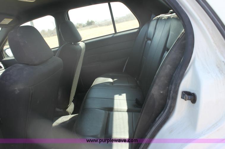 image for item 9415 2006 Ford Crown Victoria Police Interceptor