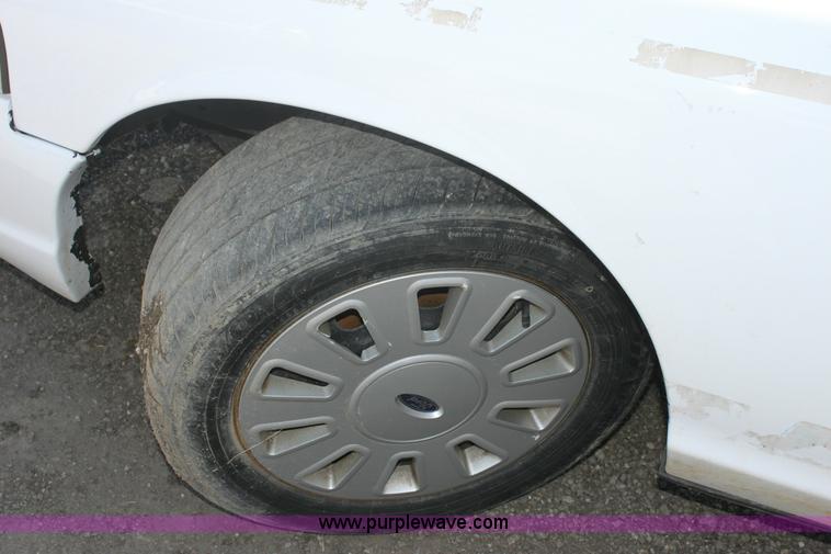 image for item 9415 2006 Ford Crown Victoria Police Interceptor