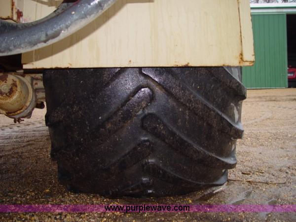 image for item 2000 1994 Tyler 3275 liquid floater truck