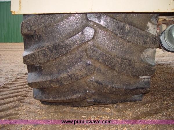 image for item 2000 1994 Tyler 3275 liquid floater truck