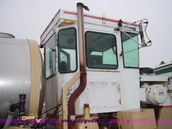 image for item 2000 1994 Tyler 3275 liquid floater truck