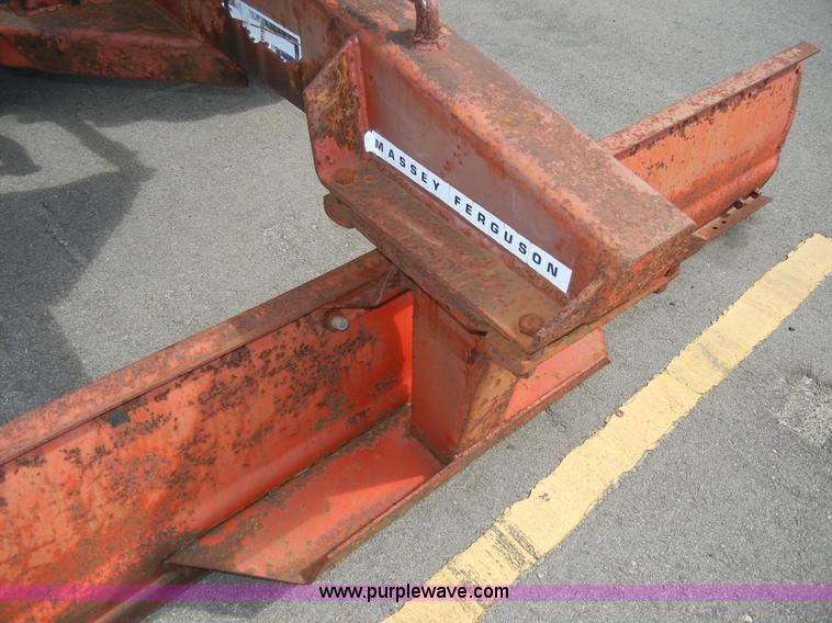 image for item 2318 1972 Massey-Ferguson 165 tractor with loader