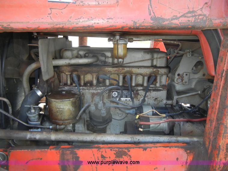 image for item 2318 1972 Massey-Ferguson 165 tractor with loader