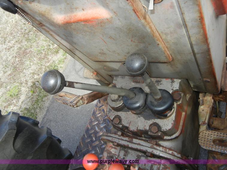 image for item 2318 1972 Massey-Ferguson 165 tractor with loader