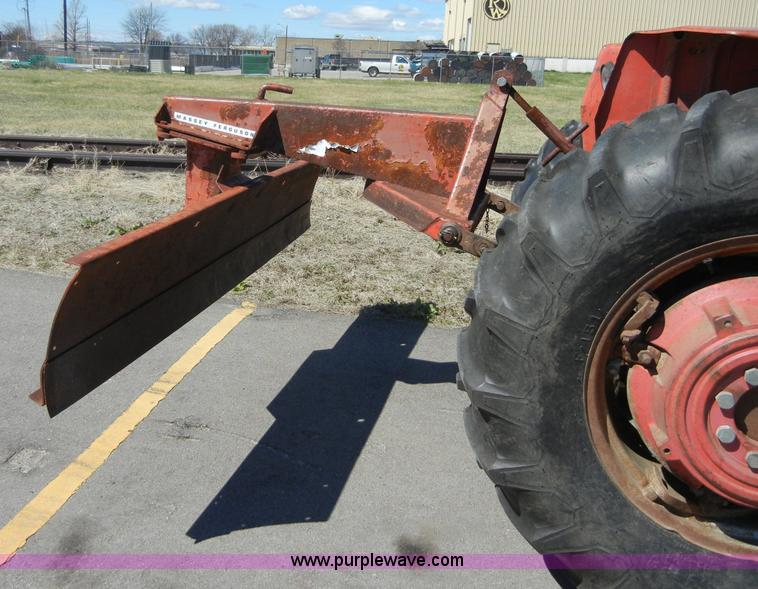 image for item 2318 1972 Massey-Ferguson 165 tractor with loader