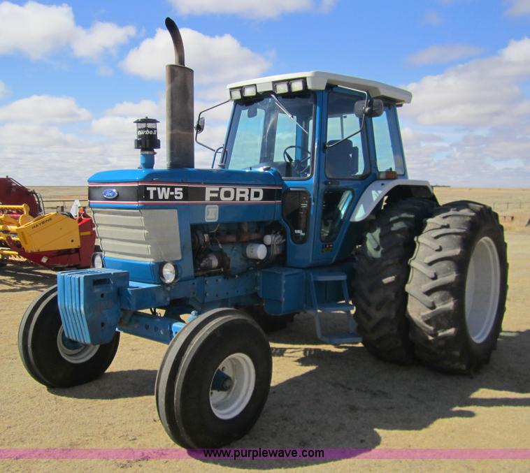image for item 3051 1989 Ford TW5 tractor
