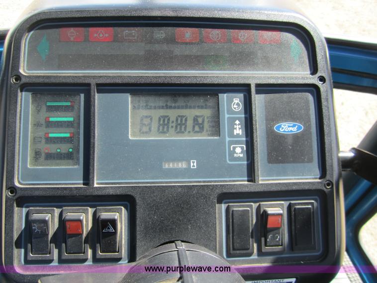 image for item 3051 1989 Ford TW5 tractor