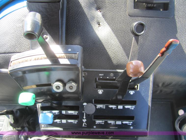 image for item 3051 1989 Ford TW5 tractor