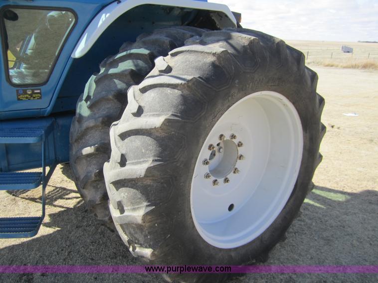 image for item 3051 1989 Ford TW5 tractor