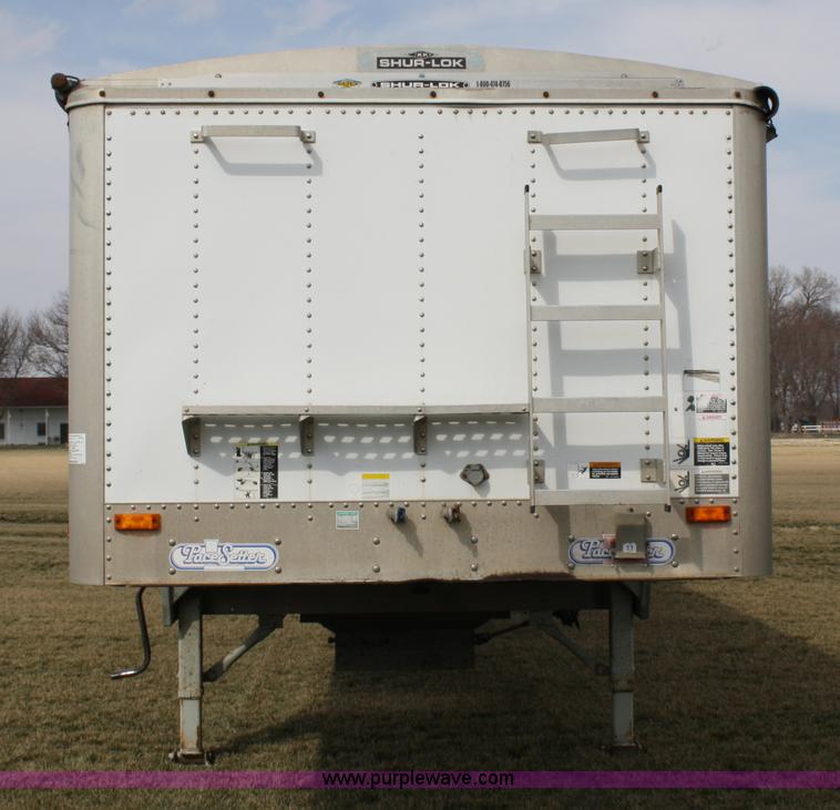 image for item 5007 1995 Wilson Pacesetter DWH400 grain trailer