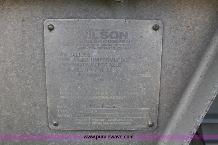 image for item 5007 1995 Wilson Pacesetter DWH400 grain trailer