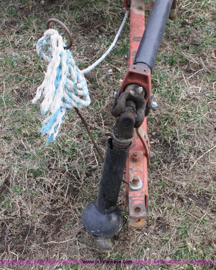 image for item 5022 Avco New Idea 555 square baler