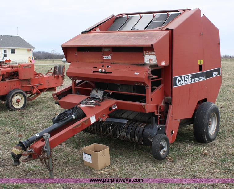 image for item 5023 1988 Case IH 3650 round baler